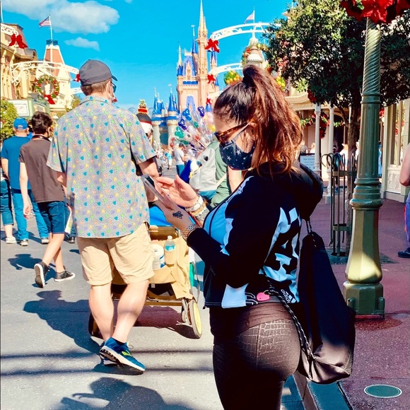 Meet your Posher, Madelyn - Picture 2 of 16